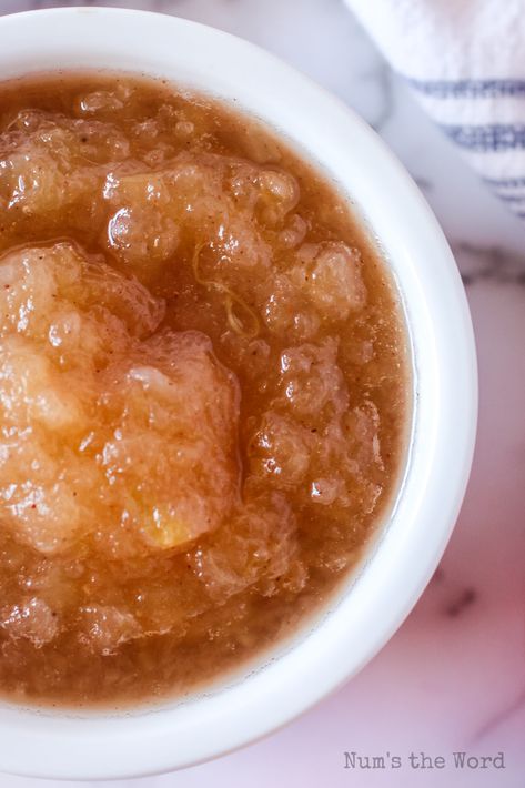 Crockpot Applesauce is made with only 5 ingredients and requires almost no work from you! It’s the perfect fall treat and easier than you would have even thought possible. #crockpotapplesauce #homemadeapplesauceincrockpot #crockpotapplesaucerecipe #homemadeapplesaucecrockpot #easycrockpotapplesauce #applesauce #slowcookerapplesauce #numstheword #crockpotrecipes Homemade Applesauce Crockpot, Crock Pot Apple Sauce, Good Side Dishes, Crockpot Applesauce, Slow Cooker Applesauce, Ground Beef Meatballs, Easy Side Dishes, Fall Favorites Recipes, Slow Cooker Apple Butter