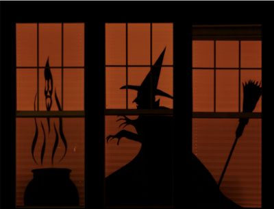 Halloween Window Decorations Ideas | halloween window decoration - witch with boiling cauldron Diy Halloween Window, Spooky Diy Halloween Decor, Halloween Window Silhouettes, Halloween Luminaries, Halloween Window Decorations, House Silhouette, Witch Silhouette, Halloween Printables Free, Silhouette Diy