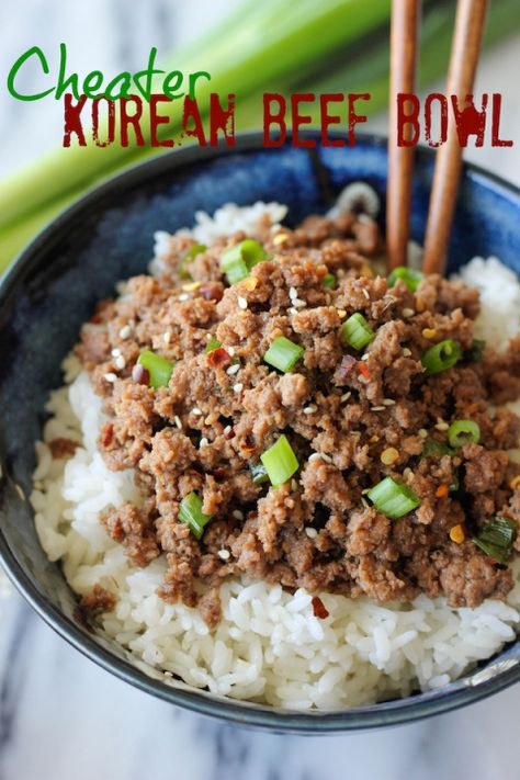 Korean Beef Bowl - Tastes just like Korean BBQ and is on your dinner table in just 15 minutes! Korean Beef Bowl, Beef Bowl, Cibo Asiatico, Beef Bowls, Korean Beef, Bulgogi, Korean Bbq, Beef Dishes, Ground Beef Recipes