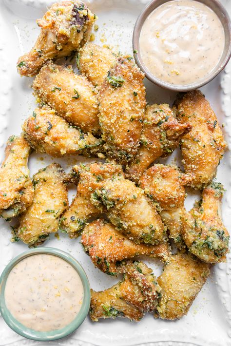 These Garlic "Parmesan" Chicken Wings are paleo, keto, and Whole30 friendly. These are easy to make and packed with so much flavor with a few ingreidents. Baked Chicken Wings Recipe, Recipes With Parmesan Cheese, Chicken Wing Recipes Baked, Parmesan Chicken Wings, Garlic Parmesan Chicken Wings, Bbq Chicken Wings, Ginger Chicken, Garlic Parmesan Chicken, Parmesan Chicken