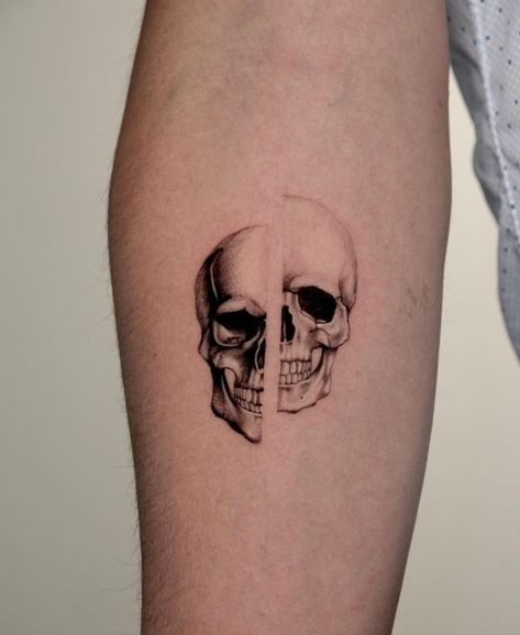 Single Needle Skull Tattoo, Elegant Skull Tattoo, Tiny Skull Tattoos, Code Tattoo, Small Skull Tattoo, Anatomical Tattoos, Deep Tattoo, Chest Tattoo Ideas, Skull Hand Tattoo