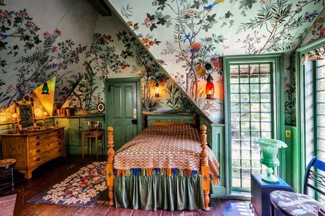 Belfry Chamber at Beauport, the Sleeper-McCann House in Gloucester, Mass. 🦆 Americana Design, Attic Renovation, Hus Inspiration, Design Del Prodotto, Dream Rooms, My New Room, House Inspo, New Room, 인테리어 디자인