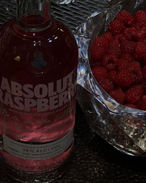 Absolut Vodka Aesthetic, Absolut Vodka Raspberry, Cherry Vodka Drinks, Vodka Aesthetic, Raspberry Aesthetic, Sara Core, Vodka Red, Cherry Vodka, Pretty Alcoholic Drinks