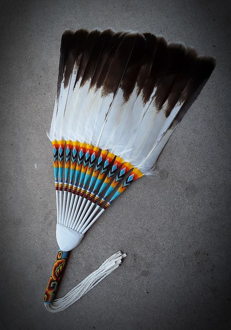 Feather Ideas, Feather Fans, Native American Feathers, Powwow Regalia, Eagle Feather, Eagle Feathers, Feather Fan, Feather Crafts, Pow Wow