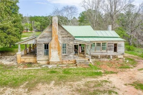 Save This House! c.1920 Farmhouse For Sale in Ball Ground, GA $225,000 - OLD HOUSE CALLING Old Farmhouse Plans, 1920 Farmhouse, 1800s Farmhouse, 1900 Farmhouse, Old House Design, Old Country Houses, Homestead House, Sims Ideas, Old Houses For Sale