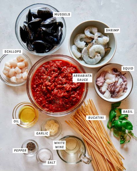 Seafood Marinara Pasta, Spicy Seafood Pasta, Italian Seafood Pasta, Dinner Seafood, Pasta Marinara, Easy Marinara Sauce, Spicy Seafood, Italian Seafood Recipes, Marinara Recipe