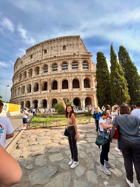 the collesseum in rome, italy aesthetic Italy Exchange Student, Exchange Student Aesthetic Italy, Rome Italy Aesthetic, Academic Aesthetic, Italy Vibes, Dream Country, College Books, Europe Aesthetic, Italy Summer