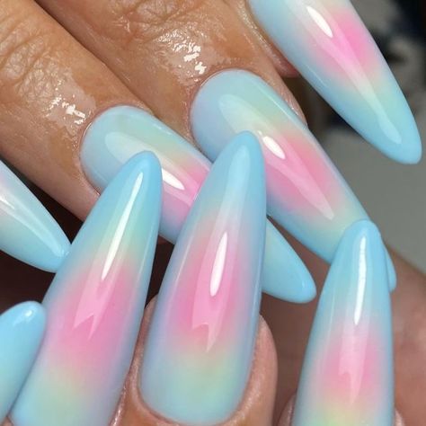 Blue Pink Aura Nails, Temperature Nails, Airbrush Nails Designs, Airbrushed Nails, Nail Poses, Pink Nails Inspiration, Pink Blue Nails, Nails Airbrush, Aura Nail