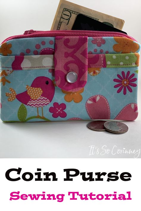 Easy sewing tutorial to make a zippered coin purse. A DIY sewing project to create a cute coin purse that is perfect for change and credit cards. #sewing #SewingTutorial #PurseAccessories Diy Change Purse, Easy Coin Purse, Coin Purse Sewing, Diy Coin Purse, Coin Purse Pattern, Purse Sewing, Coin Purse Tutorial, Wallet Sewing Pattern, Diy Sewing Gifts