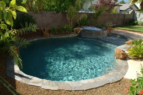 Pool Backyard Ideas, Piscina Laguna, Small Pool Backyard, California Pools, Kleiner Pool Design, Pools For Small Yards, Freeform Pools, Air Mancur, Plunge Pools