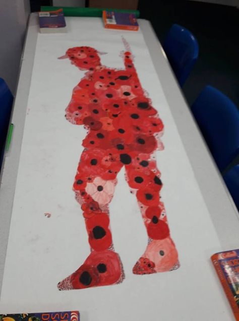 A brilliant Remembrance Day art tribute which looks lovely as a wall display during the topic. Discover lots of Remembrance Day ideas and teaching resources at Twinkl. #remembrance #remembranceday #November #poppy #art #solider #war #history #teaching #teach #teacher #parents #parenting #twinkl #twinklresources Ks1 Activities, Remembrance Day Pictures, Remembrance Day Quotes, Poppy Craft For Kids, Remembrance Day Activities, Remembrance Day Art, Ww1 Art, Poppy Craft, Remembrance Day Poppy