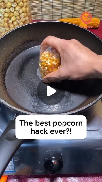 Foodporn ™ on Instagram: "Is this the best popcorn making hack ever?! 🍿🤷🏽‍♂️" Popcorn Storage Ideas, How To Make Popcorn In A Popcorn Machine, Kettlecorn Popcorn Recipes, Popping Popcorn On The Stove, How To Pop Popcorn On The Stove, Popcorn Hacks, Popcorn Dessert Recipes, Popcorn Bar Ideas, Stove Top Popcorn