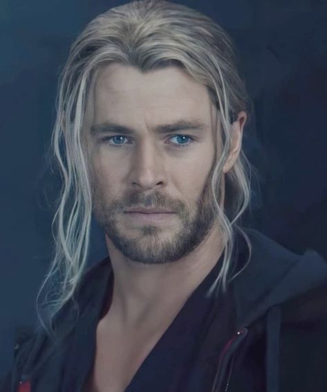 Stark Tower, Christopher Hemsworth, Snowwhite And The Huntsman, Happy Birthday Chris, Hemsworth Brothers, Thor X Loki, Chris Hemsworth Thor, Marvel Thor, The Dark World