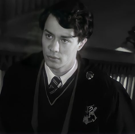 . Harry Potter Riddles, Young Tom Riddle, Riddle Pictures, Harry Potter Voldemort, Tom Hughes, Fictional Character Crush, Best Riddle, Images Harry Potter, Harry Potter Actors