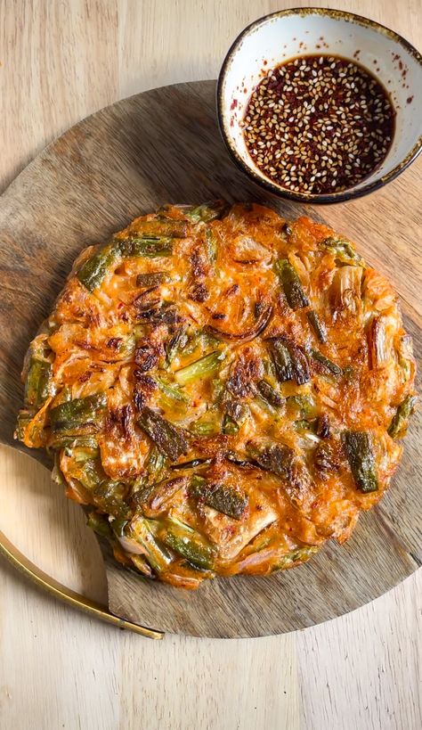 Korean Vegetable Pancakes (Yachaejeon) Korean Vegetable Side Dishes, Vegan Korean Food Recipes, Vegetarian Asian Food, Asian Vegetable Pancakes, Japanese Vegetable Pancakes, Korean Vegetable Pancakes, Korean Pancake Recipe Vegetables, Cabbage Pancakes Korean, Korean Vegetable Pancakes Vegan