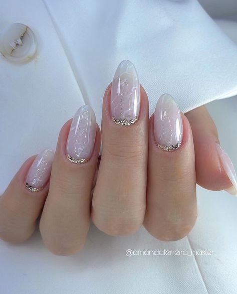 16 White Nails for a Classy and Elegant Manicure Bachelorette Nails The Bride, Elegant Nail Ideas, Bachelorette Nails, Wedding Day Nails, Engagement Nails, Elegant Nail, Simple Gel Nails, Pearl Nails, Soft Nails