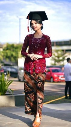 Model Kebaya Wisuda, Kebaya Graduation, Model Dress Kebaya, Batik Dress Modern, Kebaya Modern Dress, Walima Dress, Kebaya Dress, Kebaya Muslim, Batik Fashion