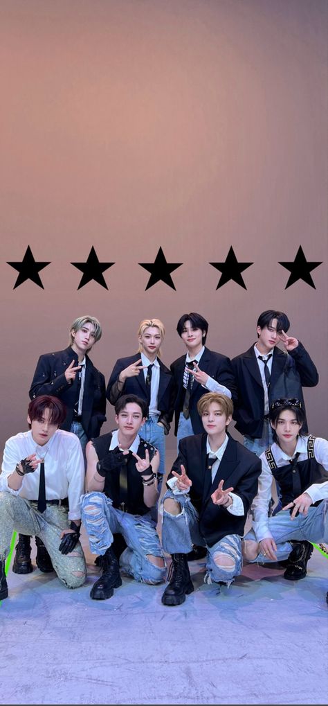 Straykids Rockstar, Stray Kids Wallpaper, Kids Singing, Skz Wallpaper, Kids Groups, Skz In Cute, Star Wallpaper, Group Photos, Kids Wallpaper