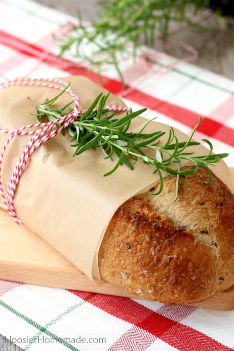 Homemade Bread Gift Idea | 6 different ways to give bread for a gift! #homemadebread #giftidea #giftsfromthekitchen #homemadegift Wrapping Bread For Gifts Packaging Ideas, How To Package Homemade Bread, Farm Basket Ideas, Bread Gifts Packaging, How To Gift Homemade Bread, Wrapping Homemade Bread, Bread For Gifts Holidays, How To Wrap Homemade Bread For A Gift, Giving Bread As A Gift