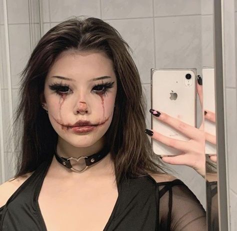 Spooky spot x Makeup art Makeup Horor, X Makeup, Holloween Makeup, Creepy Makeup, Creepy Halloween Makeup, Cute Halloween Makeup, Desain Buklet, Halloween Makeup Pretty, Alt Makeup