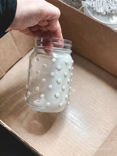 Coffee Jar Crafts, Milk Bottle Craft, Decorating Candle Jars, Glass Jars Diy, Diy Knobs, Painting Glass Jars, Decorating Crafts, Hobnail Vase, Glass Milk Bottles