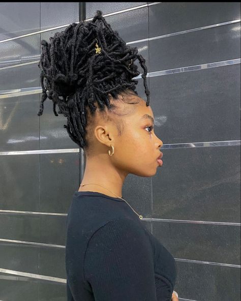 Butterfly Locs In A Bun, Butterfly Locs Bun, Styling Butterfly Locs, Butterfly Locs Hairstyles, Butterfly Locs Hairstyle, Cute Box Braids, Butterfly Locs, Faux Locs Hairstyles, Cute Box Braids Hairstyles