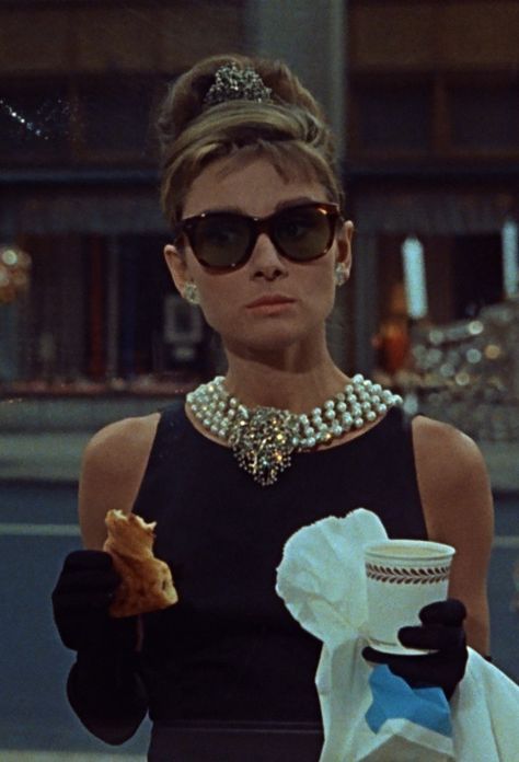 12 Gifts For The “Breakfast At Tiffany’s” Fan In Your Life Iconic Audrey Hepburn, Breakfast At Tiffany's Costume, Tiffany Costume, Audrey Hepburn Outfit, Blake Edwards, Audrey Hepburn Photos, Holly Golightly, Hallowen Costume, Audrey Hepburn Style