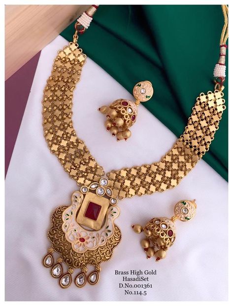 Chandan Haar Jewellery Gold, Wedding Necklace Designs, Antic Jewellery, Gold Pendants For Men, Wedding Jewelry Sets Bridal Jewellery, Bridal Necklace Designs, Gold Bridal Necklace, Antique Necklaces Design, Fancy Jewelry Necklace