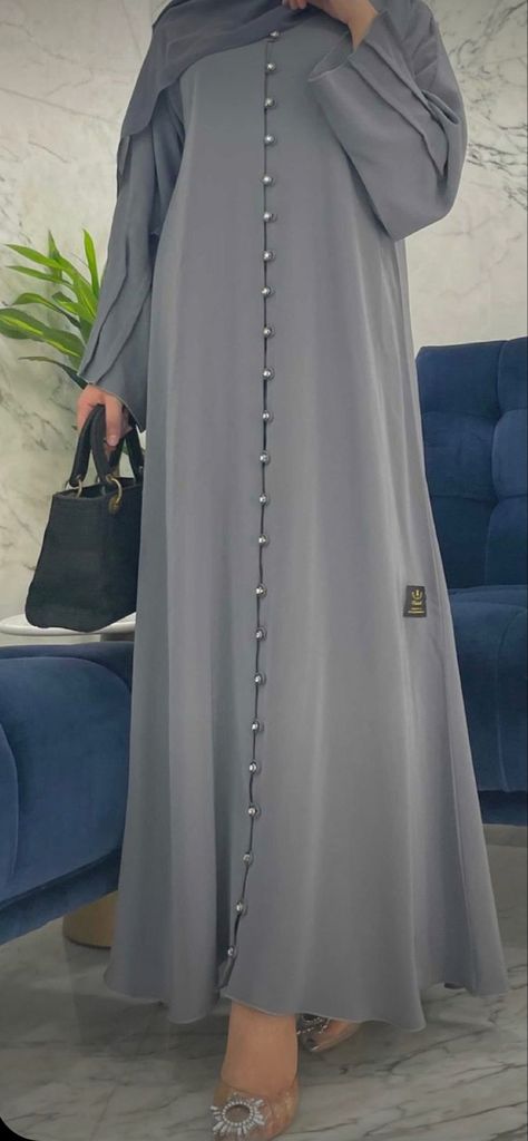 Stylish Abaya Designs, Simple Abaya Designs, Sulam Manik, Muslimah Fashion Casual, Abaya Collection, Abaya Designs Latest, Islamic Fashion Dresses, Abaya Design, Modest Dresses Fashion