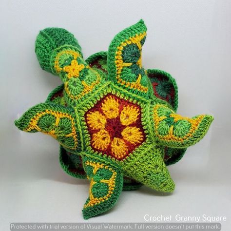 Crochet gifts-Beginner-Friendly Granny Square Crochet Patterns African Flower Crochet Animals Free Pattern, African Crochet, African Flower Crochet Animals, Easy Crochet Flower, Flower Animals, Crochet Flower Squares, Crochet African Flowers, Flower Step By Step, Flowers Easy