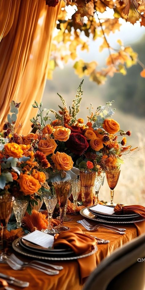 Fall Wedding Table Decorations, Wedding Table Decorations Elegant, Fall Wedding Tablescapes, Fall Wedding Table Decor, Elegant Fall Wedding, Fall Wedding Tables, Burnt Orange Weddings, Holiday Tablescapes, Thanksgiving Party