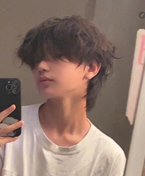 Asian Men Hairstyle Messy, Trans Boy Haircut, Messy Hair Boy, Two Block Haircut, Short Hair For Boys, Short Hair Tomboy, Asian Haircut, Korean Short Hair, Wavy Hair Men