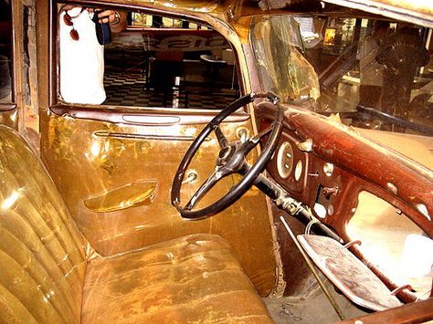 Bonnie and Clydes car Bonnie And Clyde Car, Bonnie And Clyde Musical, Bonnie And Clyde Photos, The Babadook, Bonnie Parker, Car Inside, Bonnie And Clyde, Bank Robber, Historical Objects