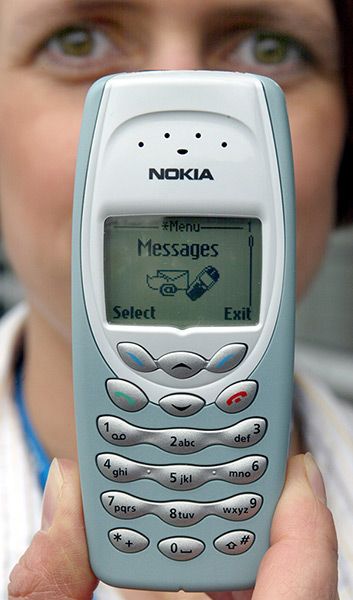 In honor of Microsoft buying Nokia, a look back at their phones over the years Mobile Phone Logo, Best Cell Phone Deals, Prepaid Phones, New Mobile Phone, T Mobile Phones, Old Cell Phones, Classic Phones, Mobile Phone Shops, Iphones For Sale