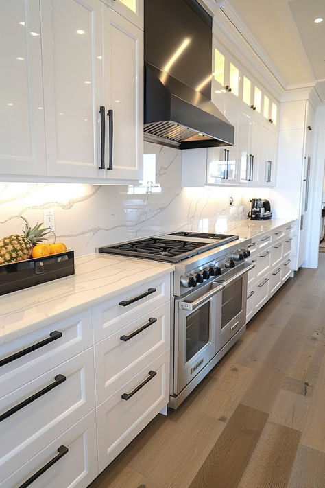 30+ Modern White Cabinets with Black Hardware for Stylish Homes White Cabinets With Black Hardware, Cabinets With Black Hardware, Kitchens With White Cabinets, Hardware Ideas, Classic Kitchen Design, White Shaker Kitchen, White Kitchen Remodeling, Shaker Kitchen Cabinets, Backsplash Designs