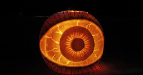 Happy Halloween everyone! Once I started carving pumpkins this year I kept coming up with ideas for more. Here's a giant eyeball pumpkin I... Pumpkin Etching, Pumpkin Sculpting, Unique Pumpkin Carving Ideas, Pumpkin Eyes, Pumkin Carving, Halloween Pumpkin Carving Stencils, Carving Stencils, Creative Pumpkin Carving, Amazing Pumpkin Carving