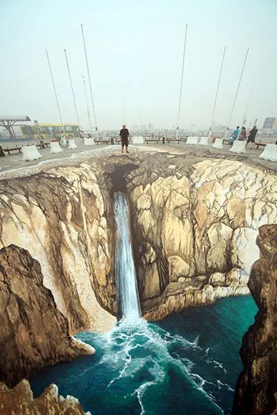 Edgar Mueller, 3d Sidewalk Art, Street Chalk Art, 3d Street Painting, Illusion Kunst, Street Art Illusions, Incredible Artwork, Pavement Art, 3d Chalk Art