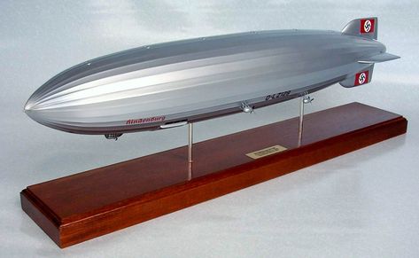 1937 German Luftschiffbau Zeppelin  Hindenburg D-LZ129 Zeppelin Model, Model Castle, Zeppelin Airship, Nerd Cave, Castle Ideas, Art Models, Model Aircraft, Tin Toys, Air Travel