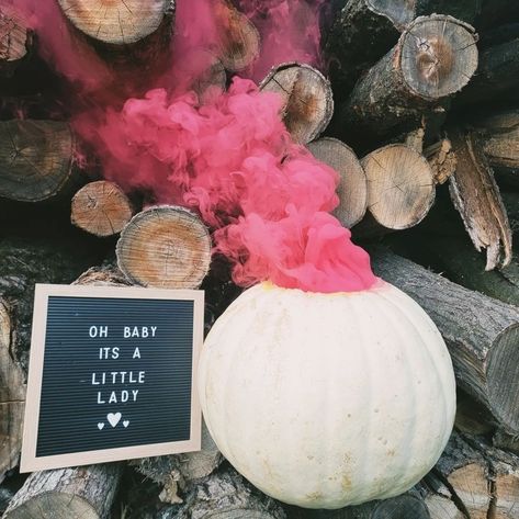 Gender Reveal Ideas September, Friends Gender Reveal, Baby Reveal Party Ideas, Halloween Gender Reveal Ideas, Fun Gender Reveal Ideas, Fall Gender Reveal Ideas, Gender Reveal Ideas Party, Country Gender Reveal, Fall Gender Reveal Party