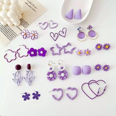 Purple Dangle Earrings, Flower Resin Jewelry, Polymer Clay Flower Jewelry, Diy Earrings Polymer Clay, Pretty Jewelry Necklaces, Handmade Clay Jewelry, Clay Diy Projects, Fancy Jewellery Designs, Flowers Purple