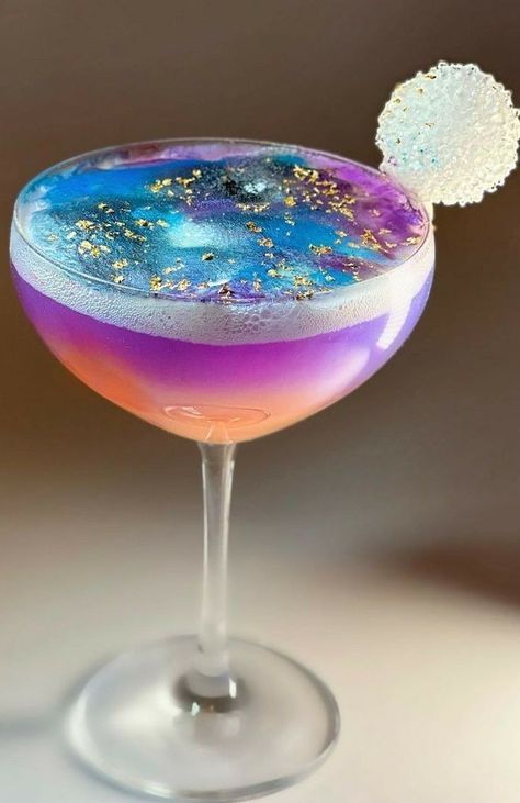 Galaxy Drinks Cocktails, Cocktail Foam, Galaxy Cocktail, Space Rave, Cocktails Aesthetic, Bar Promotion, Lime Syrup, Best Summer Cocktails, Liquor Drinks