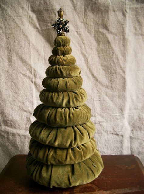 VELVET TREE Hand Made Christmas Tree, Velvet Christmas Trees, Velvet Trees Diy, Velvet Christmas Decorations, Velvet Crafts Ideas, Diy Velvet Christmas Trees, Green Velvet Christmas Decor, Velvet Ornaments Diy, Fabric Christmas Trees Stuffed