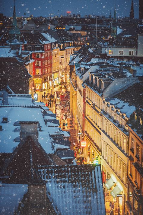 Denmark Winter, Denmark Aesthetic, Copenhagen Aesthetic, Snowy Evening, Copenhagen Christmas, Christmas Getaways, Kunst Inspiration, Europe Winter, Beautiful Streets