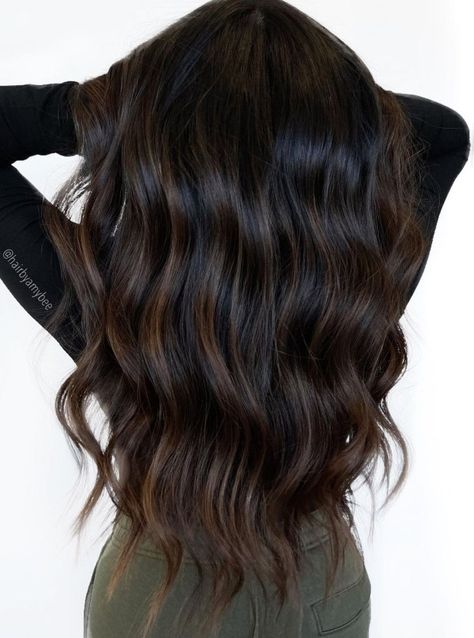 Dark Chocolate Brown Hair, Beige Hair, Black Hair Balayage, Dark Brunette Hair, Icy Blonde Hair, Brown Hair Inspo, Bronde Hair, Hair Color Caramel, Chocolate Hair