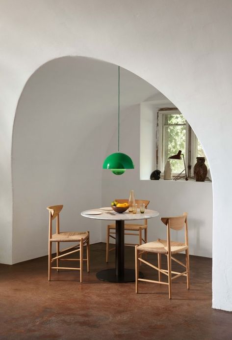 The Flowerpot lamps became synonymous with the Flower Power movement from the late 60s. Reflecting a break from convention to embrace a more open, modern mentality that promoted peace and harmony. Such was the mindset of their designer, Verner Panton. One of the most forward-thinking talents of his time. #andtradition #VernerPanton #interiordesign #pendant Flowerpot Lamp, Flowerpot Pendant, Vermillion Red, Steel Paint, Retro Lamp, Verner Panton, Black White Pattern, Tom Dixon, Soft Seating