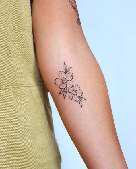 Pansy Tattoo, Forget Me Not Tattoo, Stomach Tattoos, Little Tattoos, Simplistic Tattoos, Trendy Tattoos, Piercing Tattoo, Mini Tattoos, Pretty Tattoos