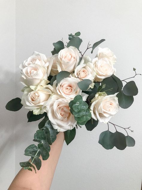 Eucalyptus Rose Bouquet, White Roses Eucalyptus Bouquet, Rose And Eucalyptus Bouquet, Roses With Eucalyptus, Roses And Eucalyptus, Eucalyptus Bouquet, Pale Pink Roses, Bouquet Ideas, Rose Decor