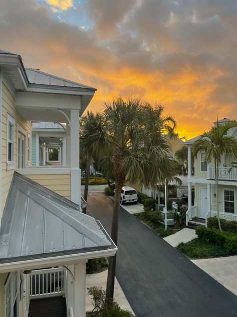 Beach Florida Aesthetic, Beach House Aesthetic, Florida Aesthetic, Morning Beach, Seaside Fl, Morning Aesthetic, Seaside Florida, Dream Beach Houses, Florida Girl