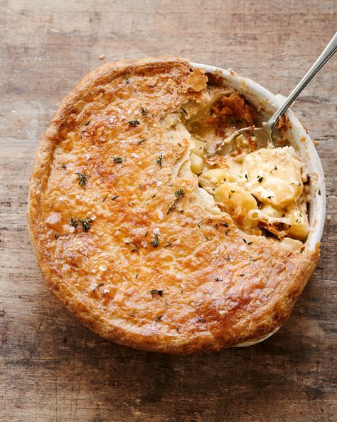 Baked Potato Pie, Vegetarian Pies Savoury, British Pie Recipes, Marcus Wareing Recipes, Savory Pie Recipe, Vegetarian Pies, Savory Pie Recipes, Vegetarian Pie Recipes, Cheese And Potato Pie