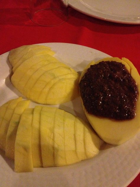 Green mango with bagoong Manga With Bagoong, Mango With Bagoong, Pinoy Street Food, Filipino Street Food, Green Mango, Black Wallpapers, Bad Buddy, Aesthetic Ig, Sleepover Food